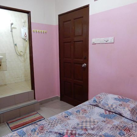 La Motel Сунгай Петани Екстериор снимка